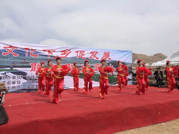 雙聯(lián)送溫暖，文化拜大年（圖）