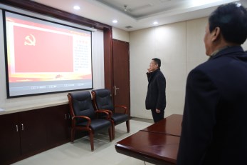 甘肅演藝集團(tuán)召開黨委中心組學(xué)習(xí)會(huì)藝術(shù)總監(jiān)胡豫川進(jìn)行十九大精神培訓(xùn)式宣講