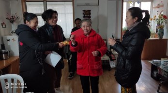用真情送溫暖  以行動(dòng)見真情——甘肅省雜技團(tuán)領(lǐng)導(dǎo)2019年春節(jié)前慰問(wèn)老干部及傷殘?zhí)厥馊藛T