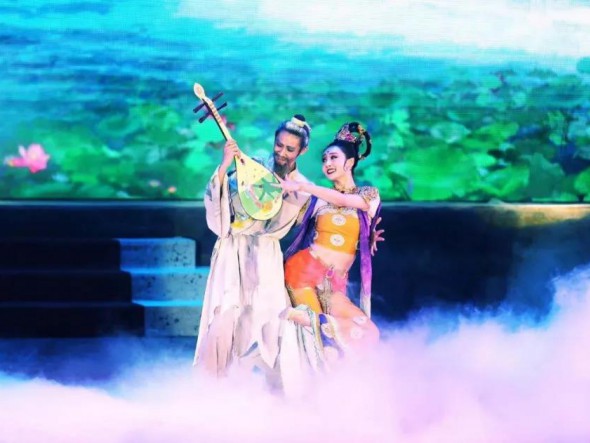 品味經(jīng)典　聆聽國(guó)樂——甘肅演藝集團(tuán)歌舞劇院舞劇《絲路花雨》、民族交響音樂會(huì)《歲月留聲》完美呈現(xiàn)