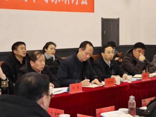 弘揚新時代“愚公”精神—— 省文化和旅游廳、甘肅演藝集團組織召開 大型原創(chuàng)話劇《八步沙》劇本研討會