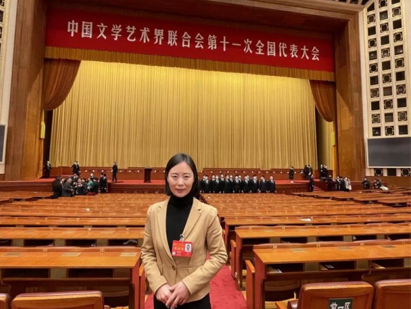甘肅演藝集團秦腔藝術(shù)劇院黨總支委員、副院長蘇鳳麗參加中國文聯(lián)第十一次全國代表大會、中國作協(xié)第十次全國代表大會