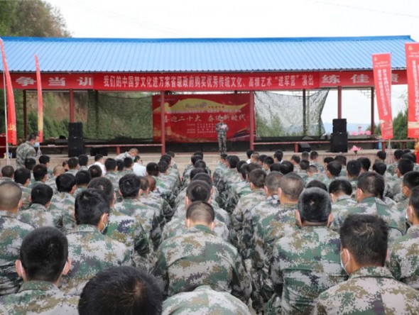 甘肅演藝集團敦煌藝術(shù)團“文藝輕騎兵”進(jìn)軍營
