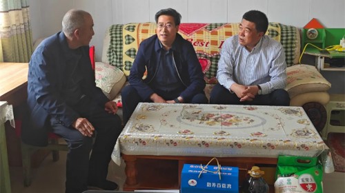甘肅演藝集團(tuán)結(jié)對(duì)幫扶手拉手，關(guān)愛(ài)行動(dòng)顯真情
