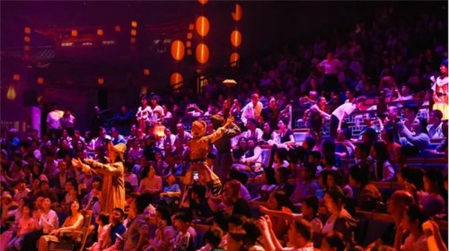 文化激揚(yáng)，產(chǎn)業(yè)奔涌——甘肅敦煌翻騰文旅融合新浪潮